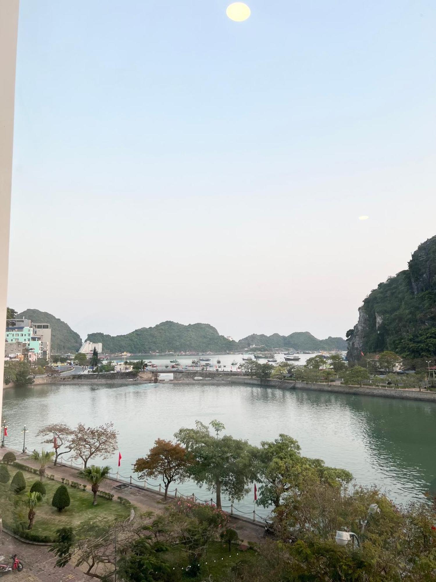 Khach San Vu Duong Hotel Cat Ba Island Exterior photo